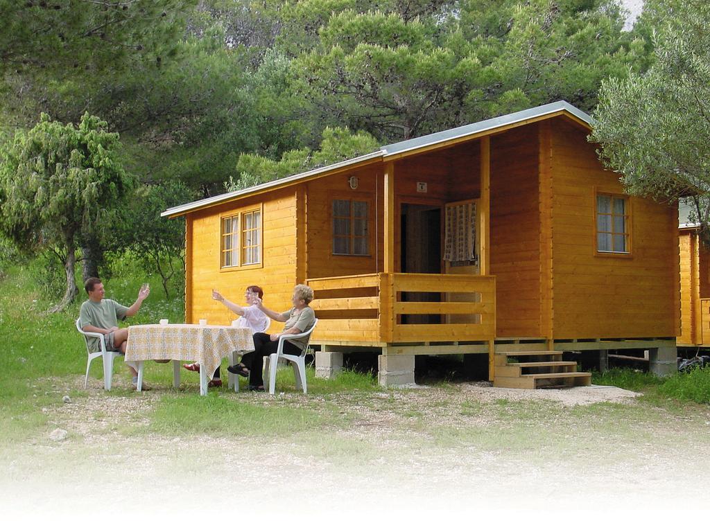 Blato  Victoria Cottage Camping Dole מראה חיצוני תמונה
